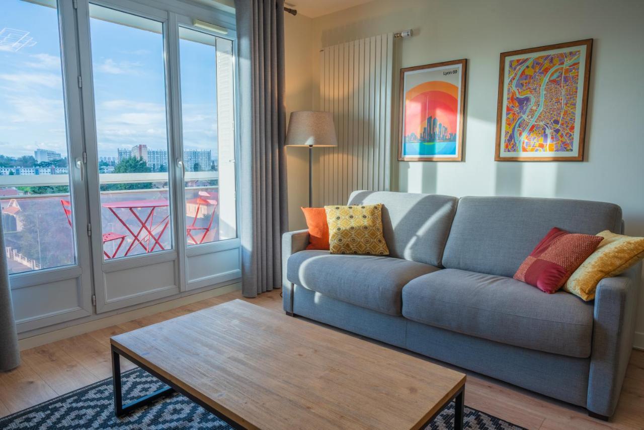 T2 De Standing Climatise Avec Parking Prive, Tram T2 T5, Hopitaux Est Apartamento Bron Exterior foto