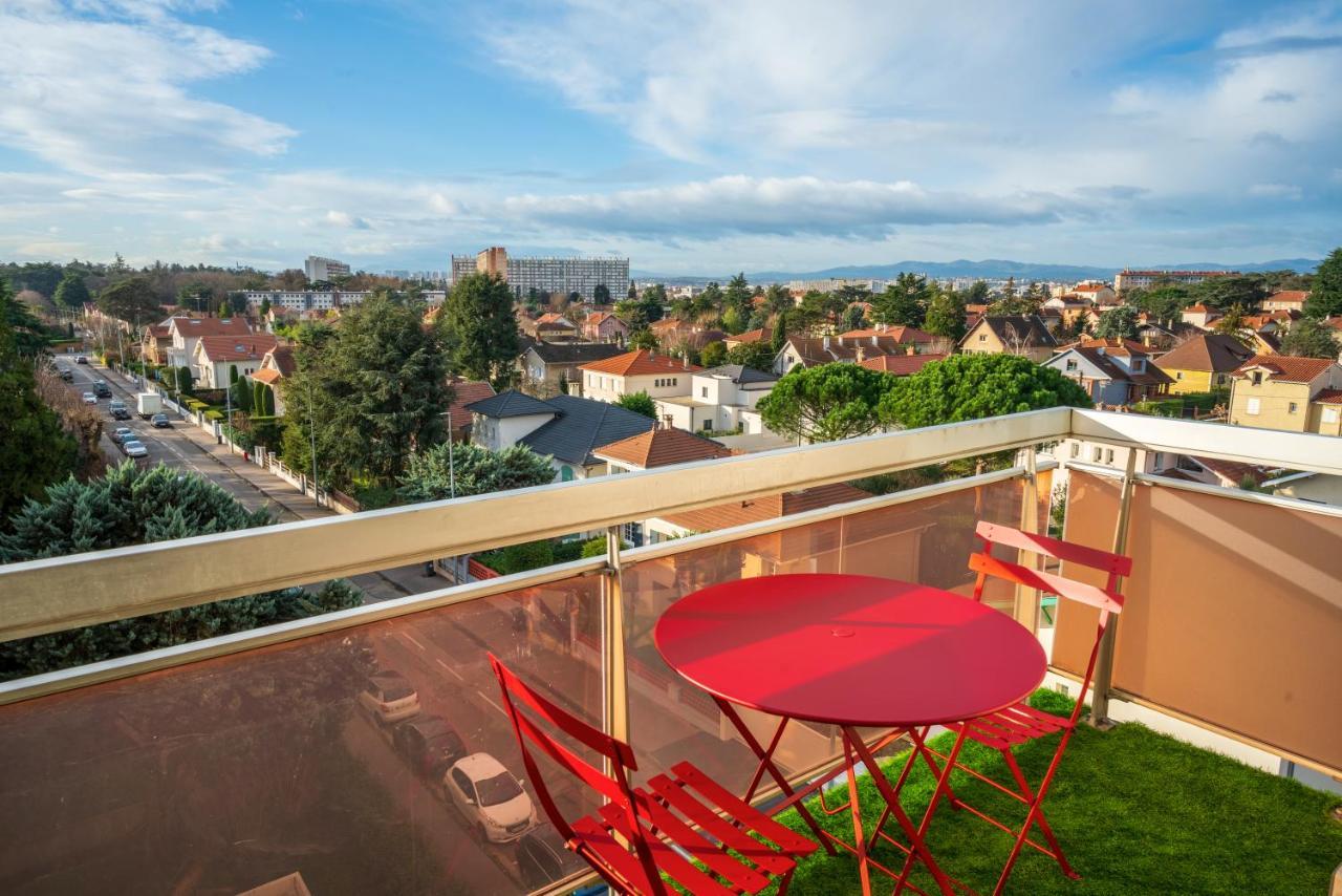 T2 De Standing Climatise Avec Parking Prive, Tram T2 T5, Hopitaux Est Apartamento Bron Exterior foto